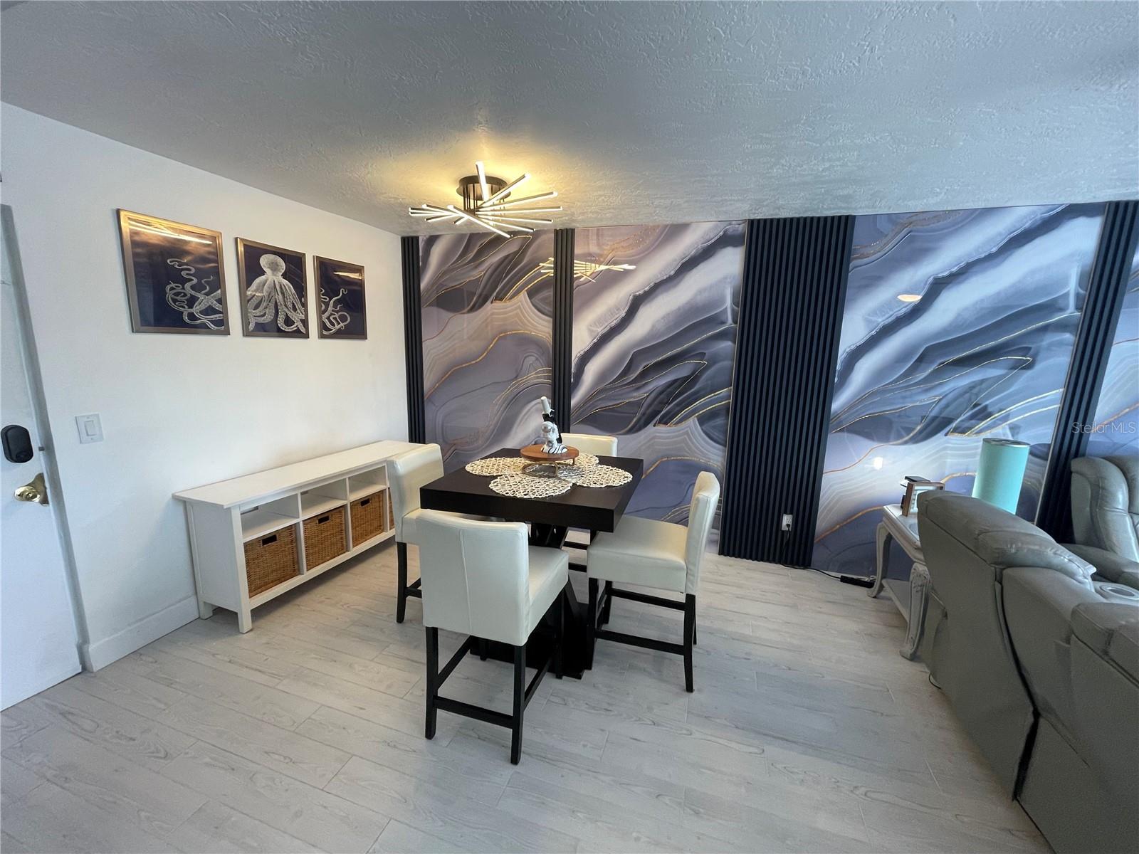 COLUMBIAD PLAZA SUB - Residential Lease