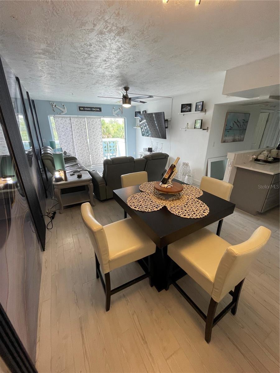 COLUMBIAD PLAZA SUB - Residential Lease