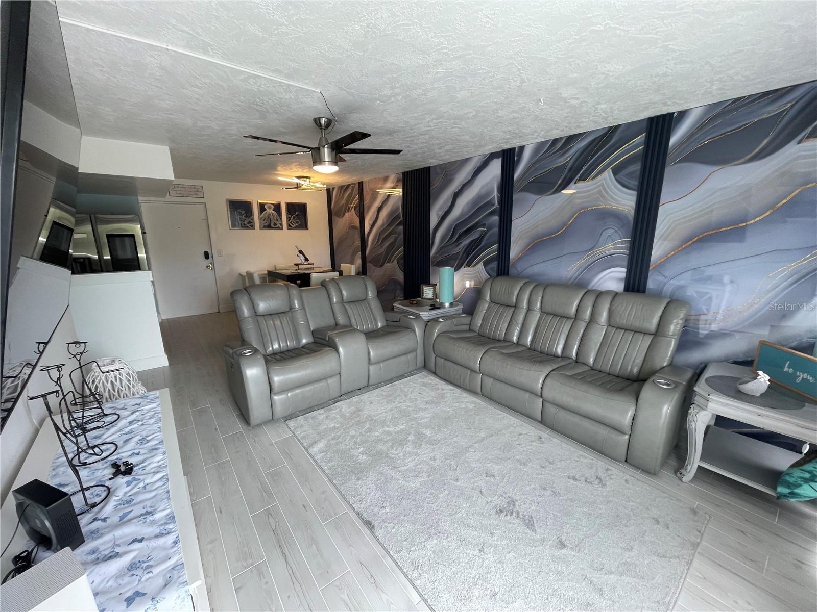 COLUMBIAD PLAZA SUB - Residential Lease