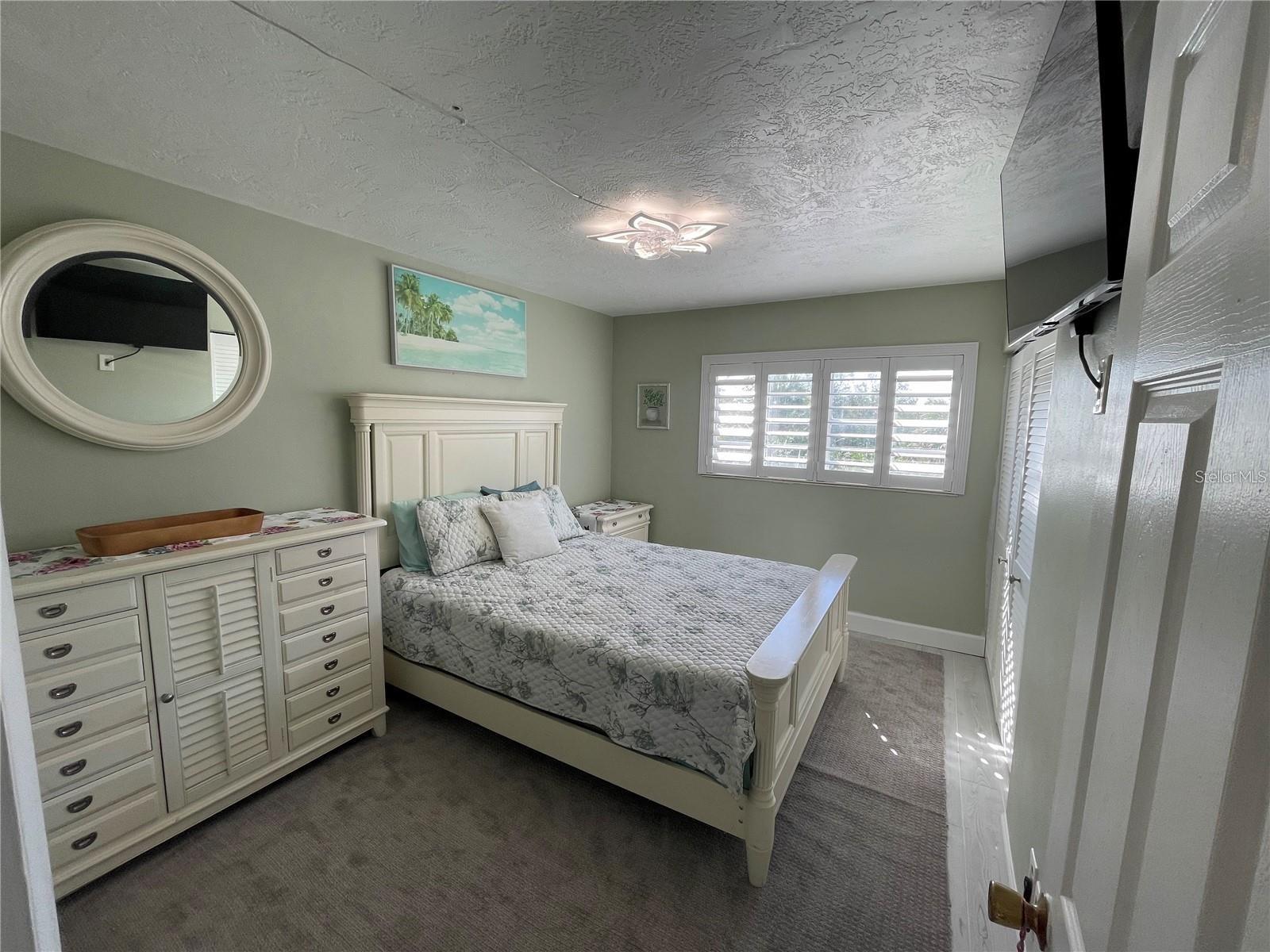 COLUMBIAD PLAZA SUB - Residential Lease