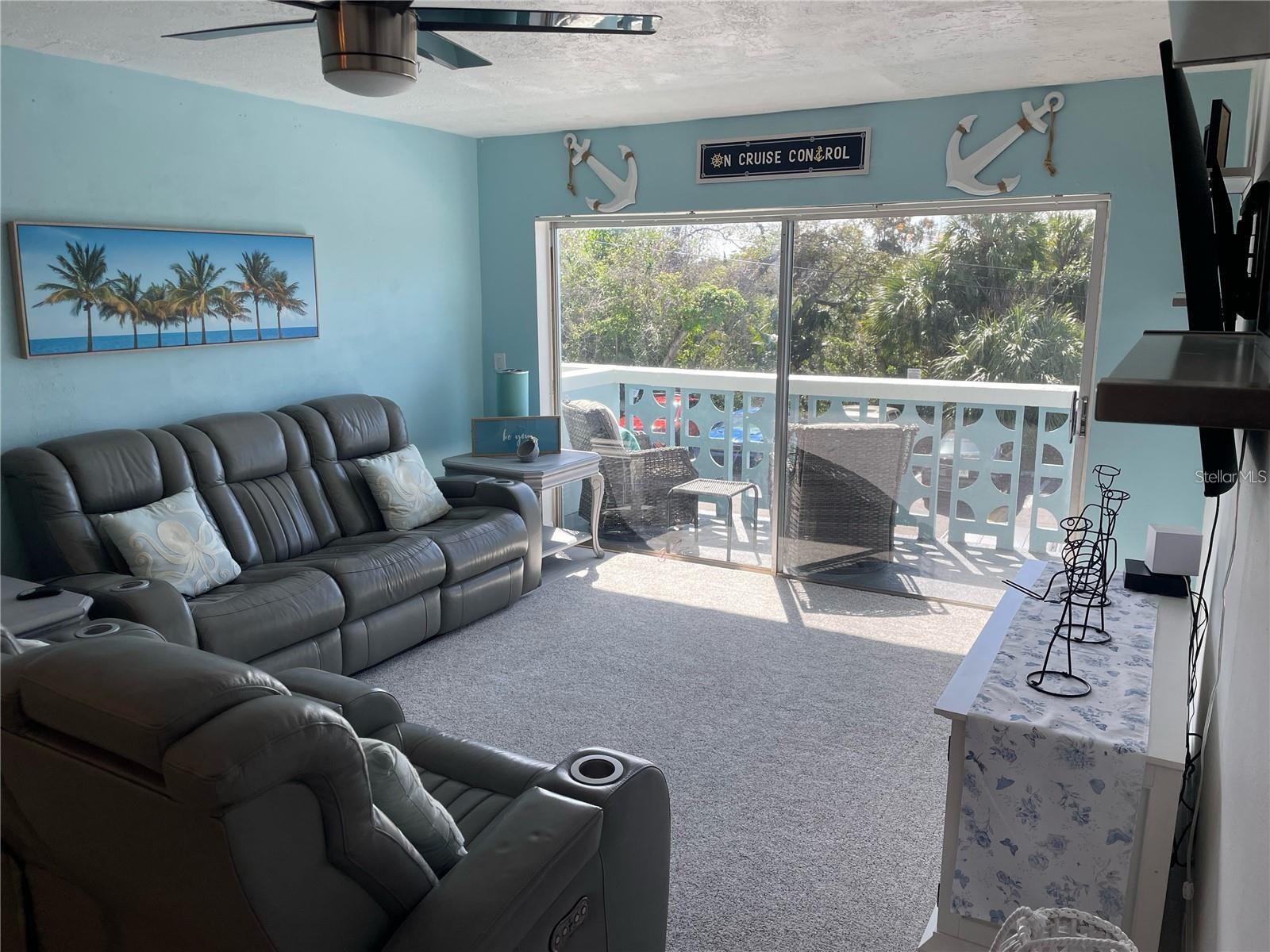 COLUMBIAD PLAZA SUB - Residential Lease