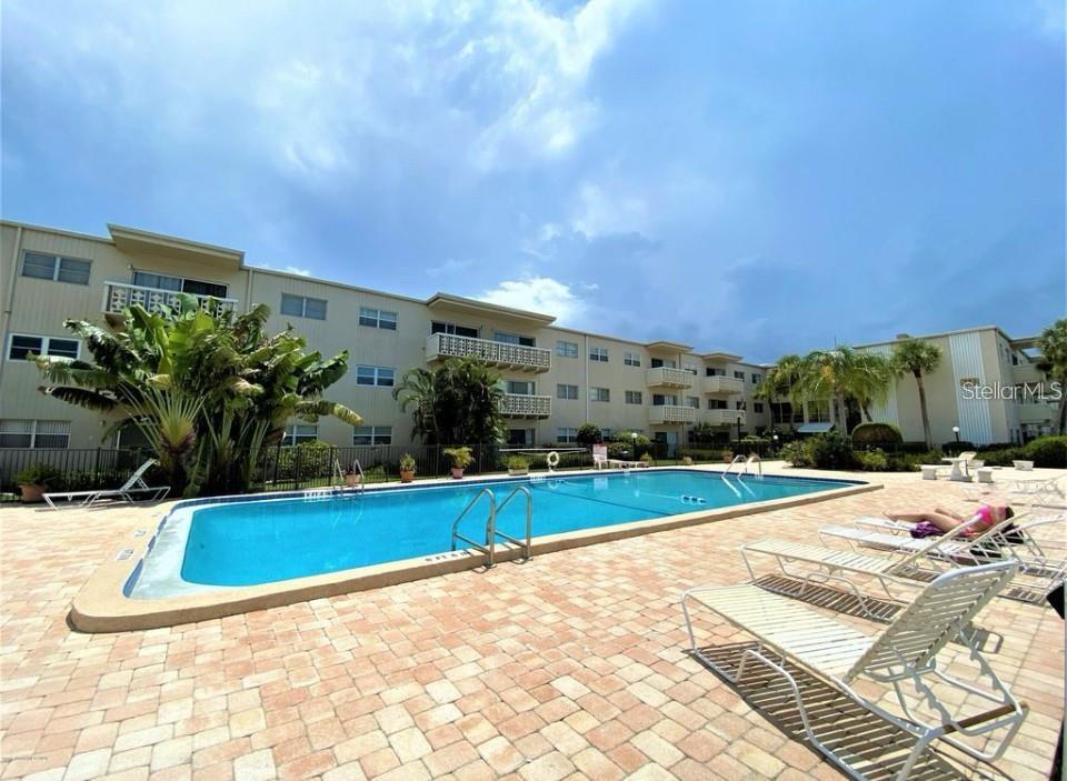 COLUMBIAD PLAZA SUB - Residential Lease