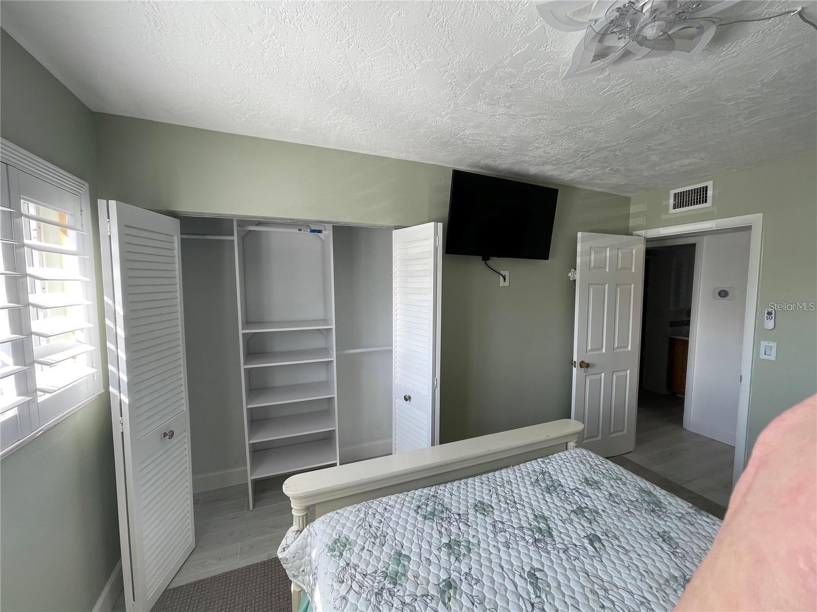 COLUMBIAD PLAZA SUB - Residential Lease