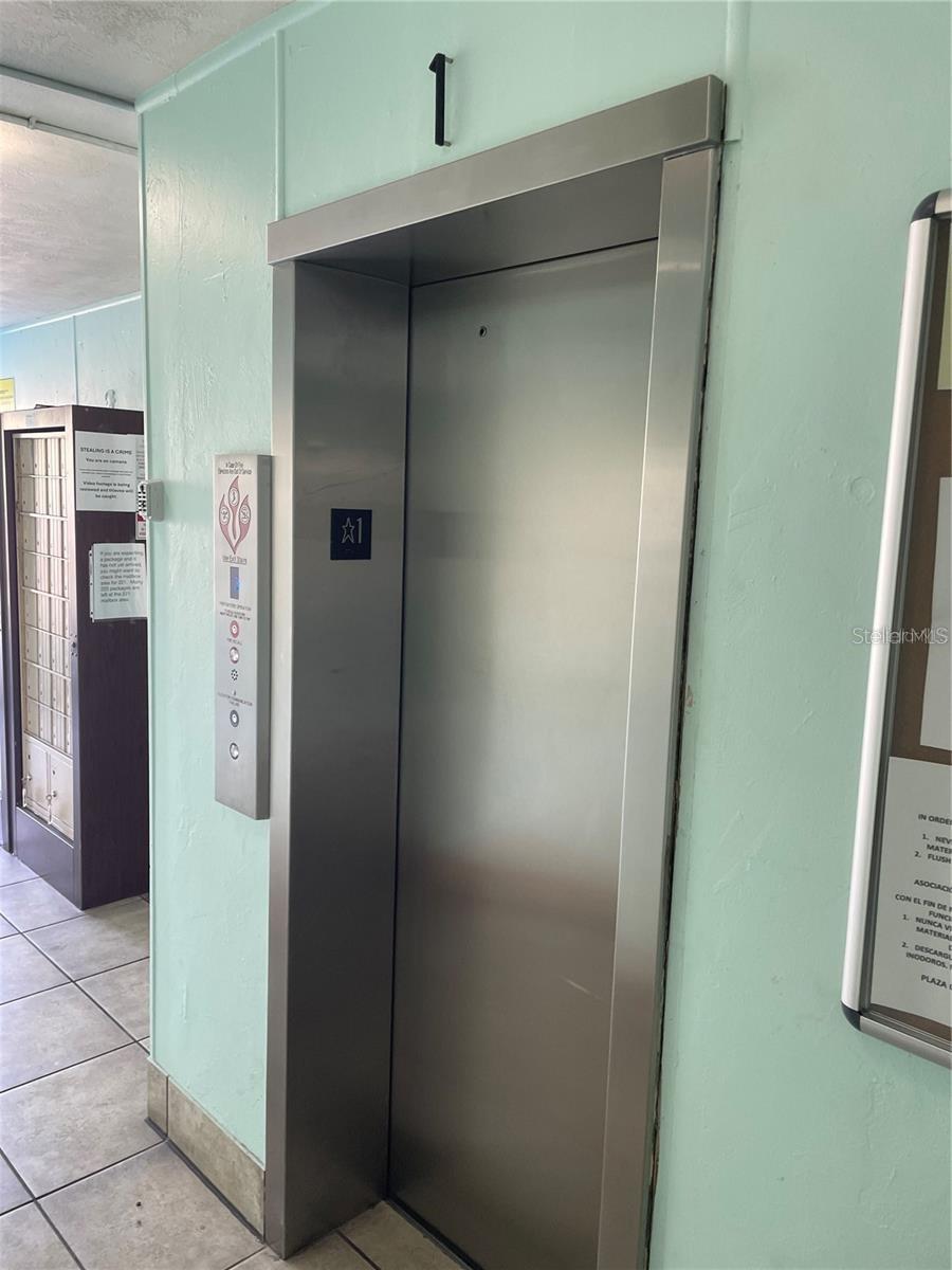 COLUMBIAD PLAZA SUB - Residential Lease