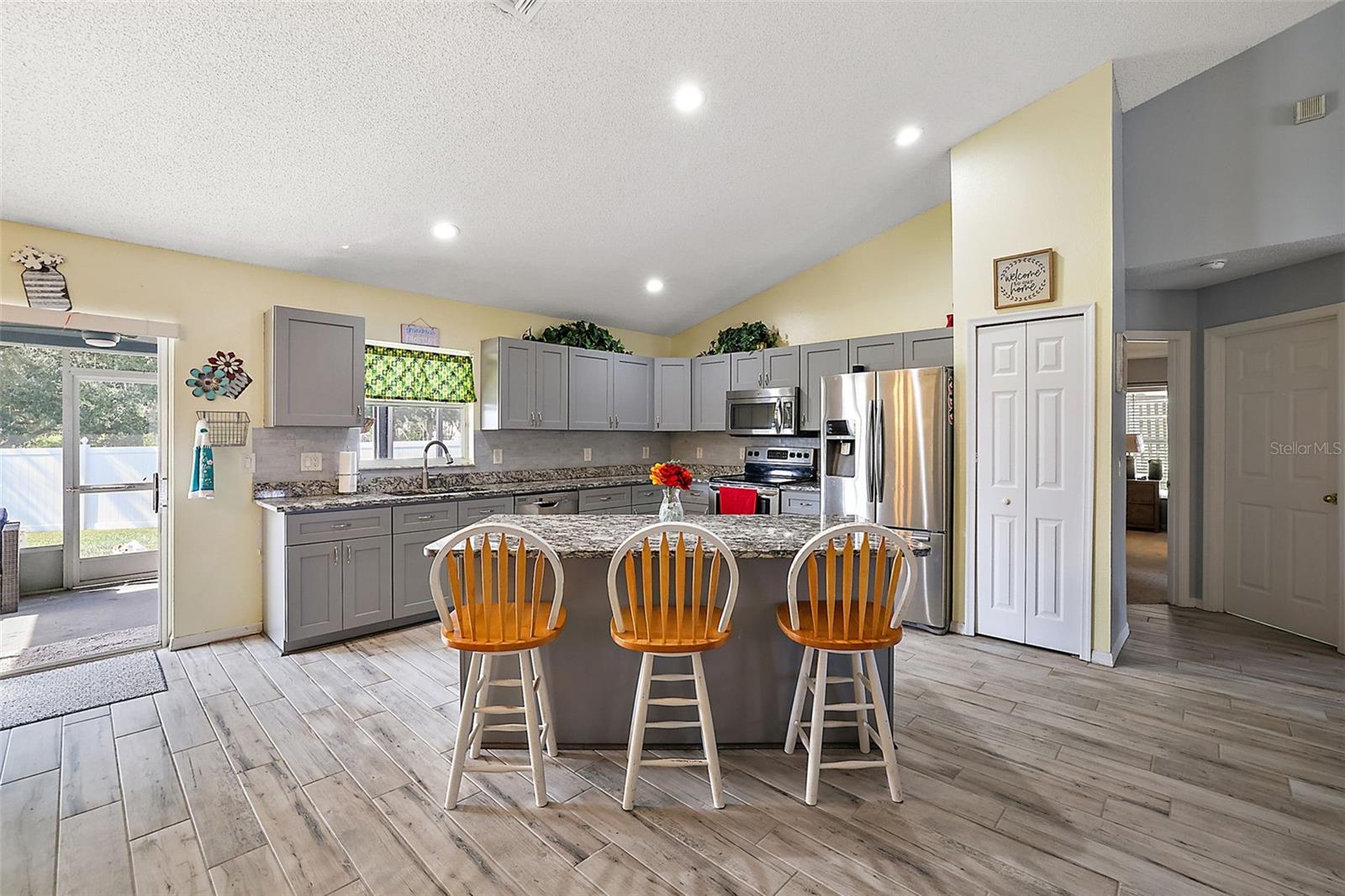 GROVELAND HIDDEN LAKES ESTATES PH 03 - Residential