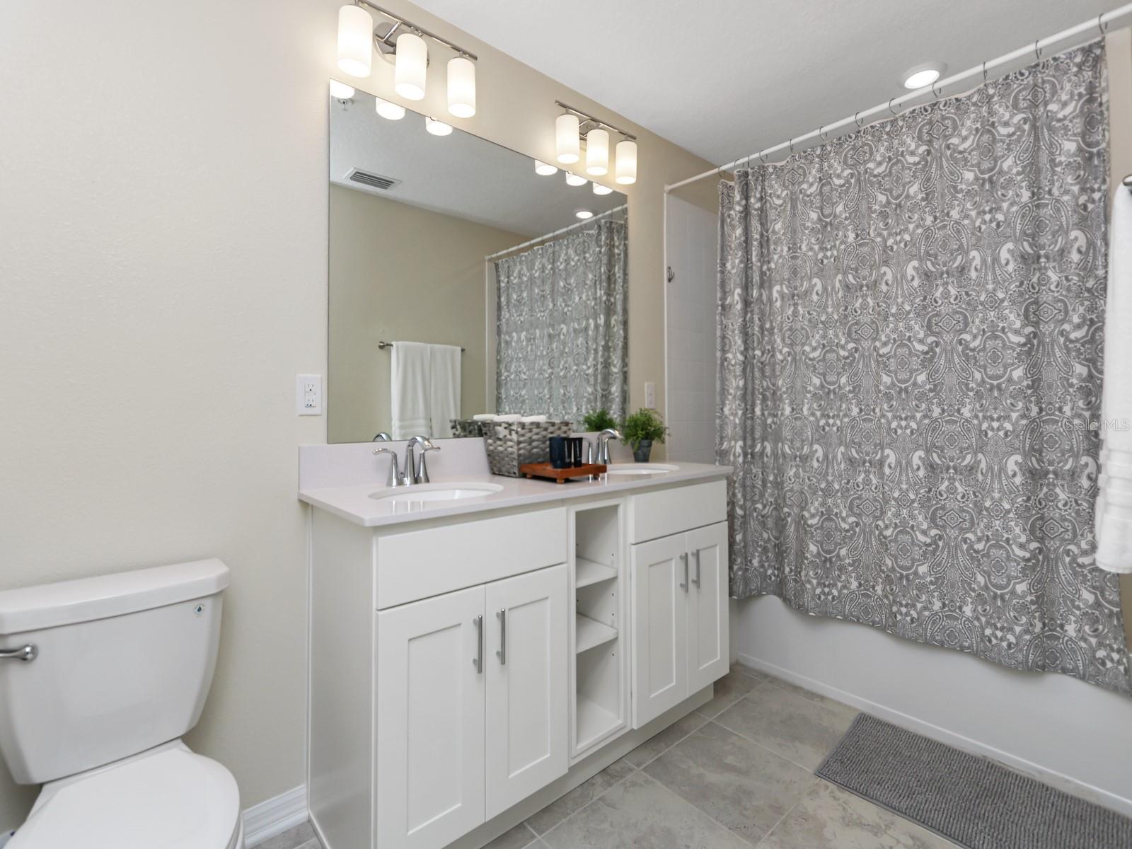 THE TERRACES AT STOREY LAKE CONDO 3 PH 9 - Residential