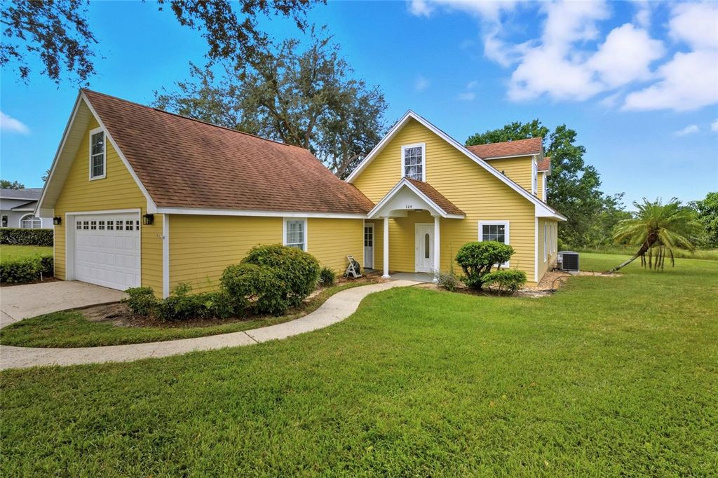 Photo of 320 Starr Ridge Drive, Lake Wales, FL 33898 (MLS # L4956148)