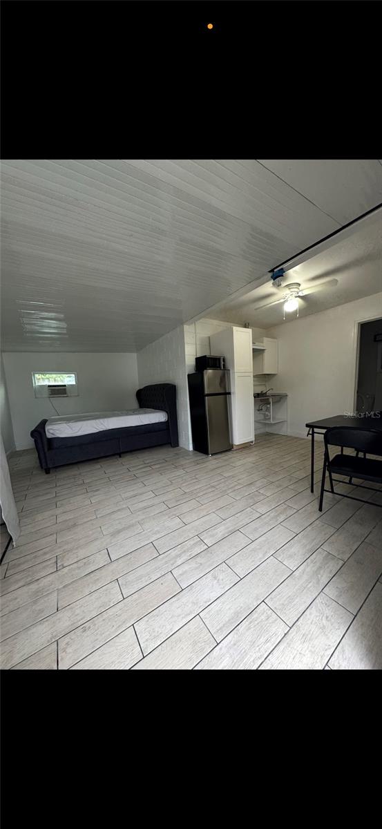 1-Bedroom Apartment Near Florida Mall – In-Unit Laundry!
Discover comfort and convenience in this cozy 1-bedroom, 1-bathroom apartment located just minutes from the Florida Mall. This private unit features in-unit laundry, a well-lit living space, and a functional kitchen.
Convenient location near shopping, dining, and public transportation
In-unit washer and dryer for your convenience
$1,200 security deposit
Quiet neighborhood
Light and water bills included
Don’t miss out on this great opportunity! Contact us today to schedule a viewing.
Renter Insurance Required