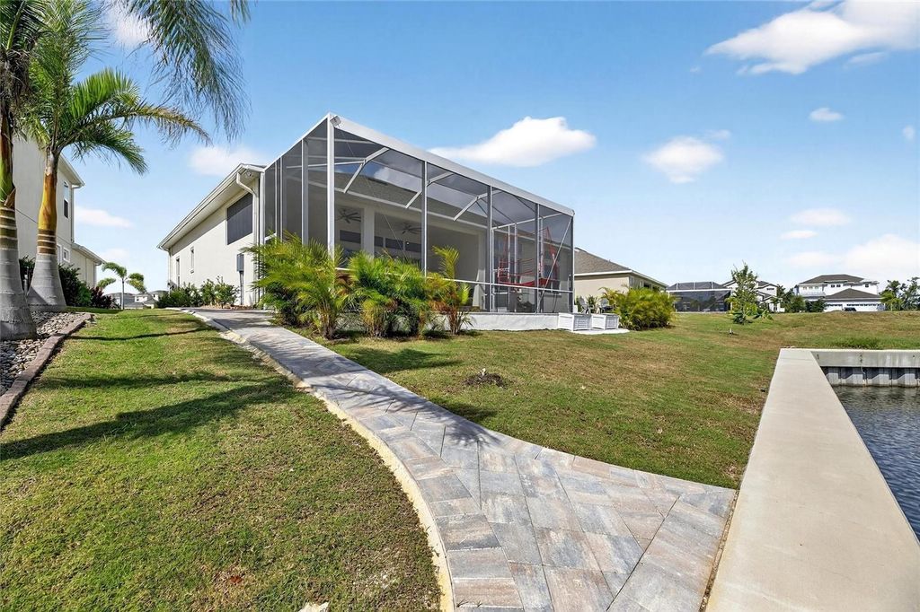 Photo of 5975 Blakeney Loop, Apollo Beach, FL 33572 (MLS # TB8432136)