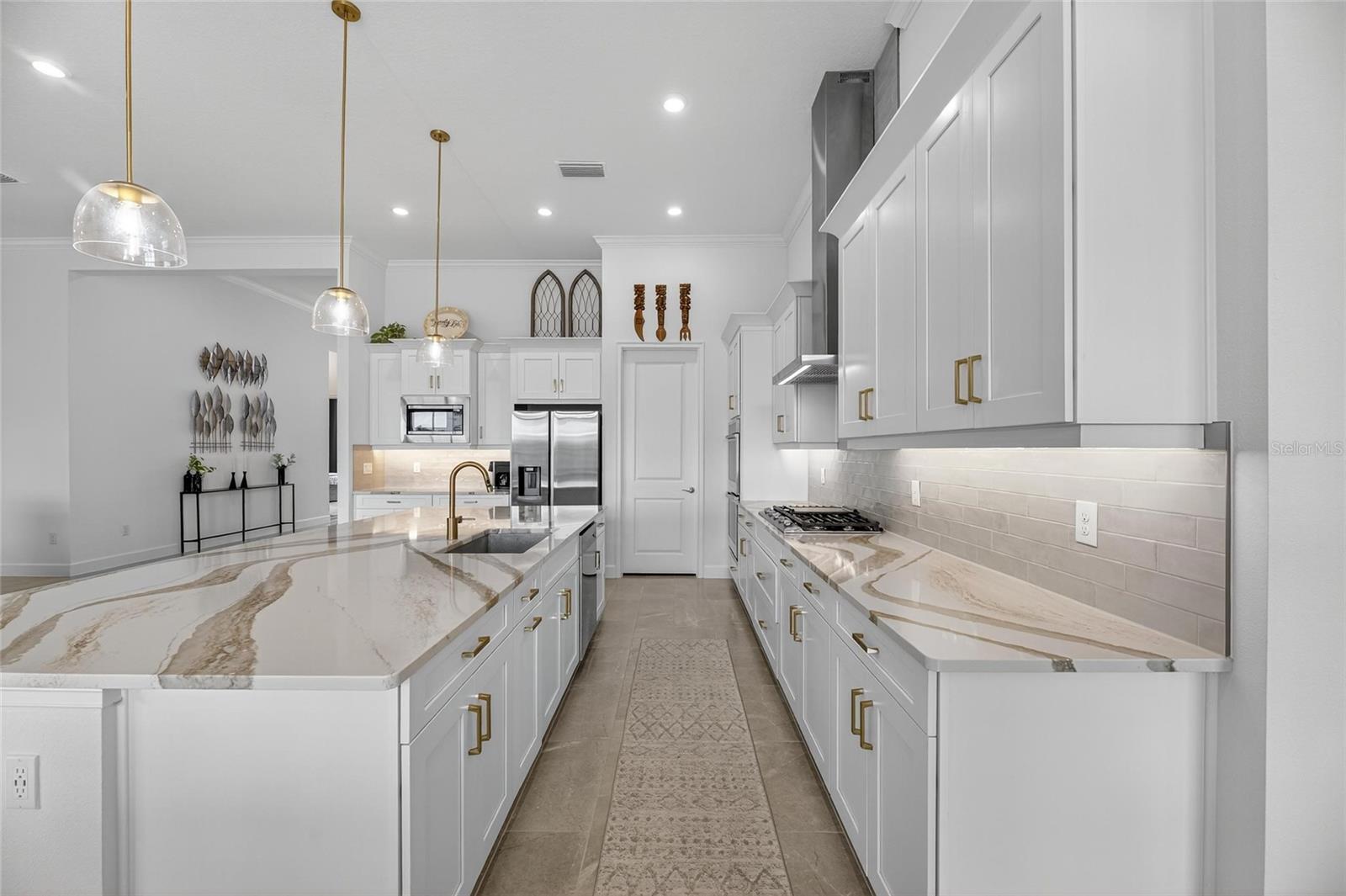 MARISOL POINTE - Residential
