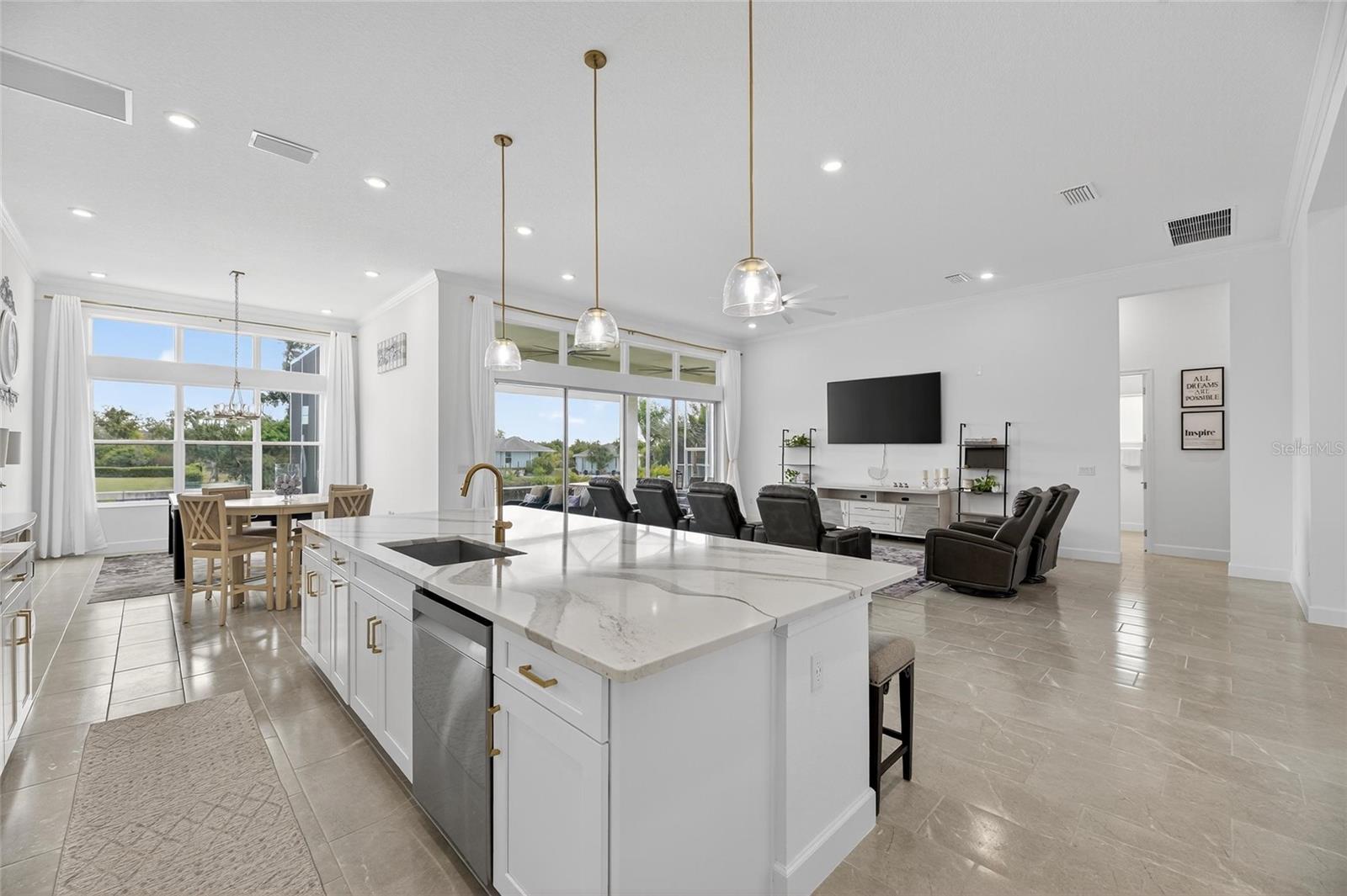 MARISOL POINTE - Residential