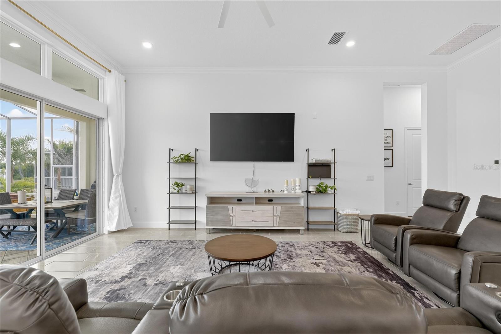 MARISOL POINTE - Residential