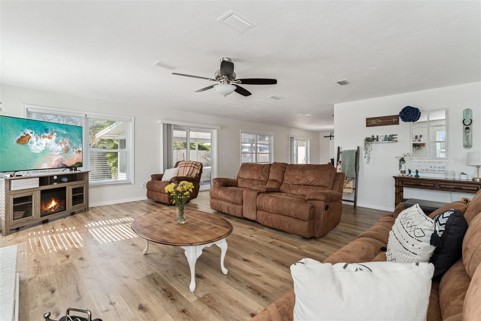 DELTONA LAKES UNIT 76 - Residential
