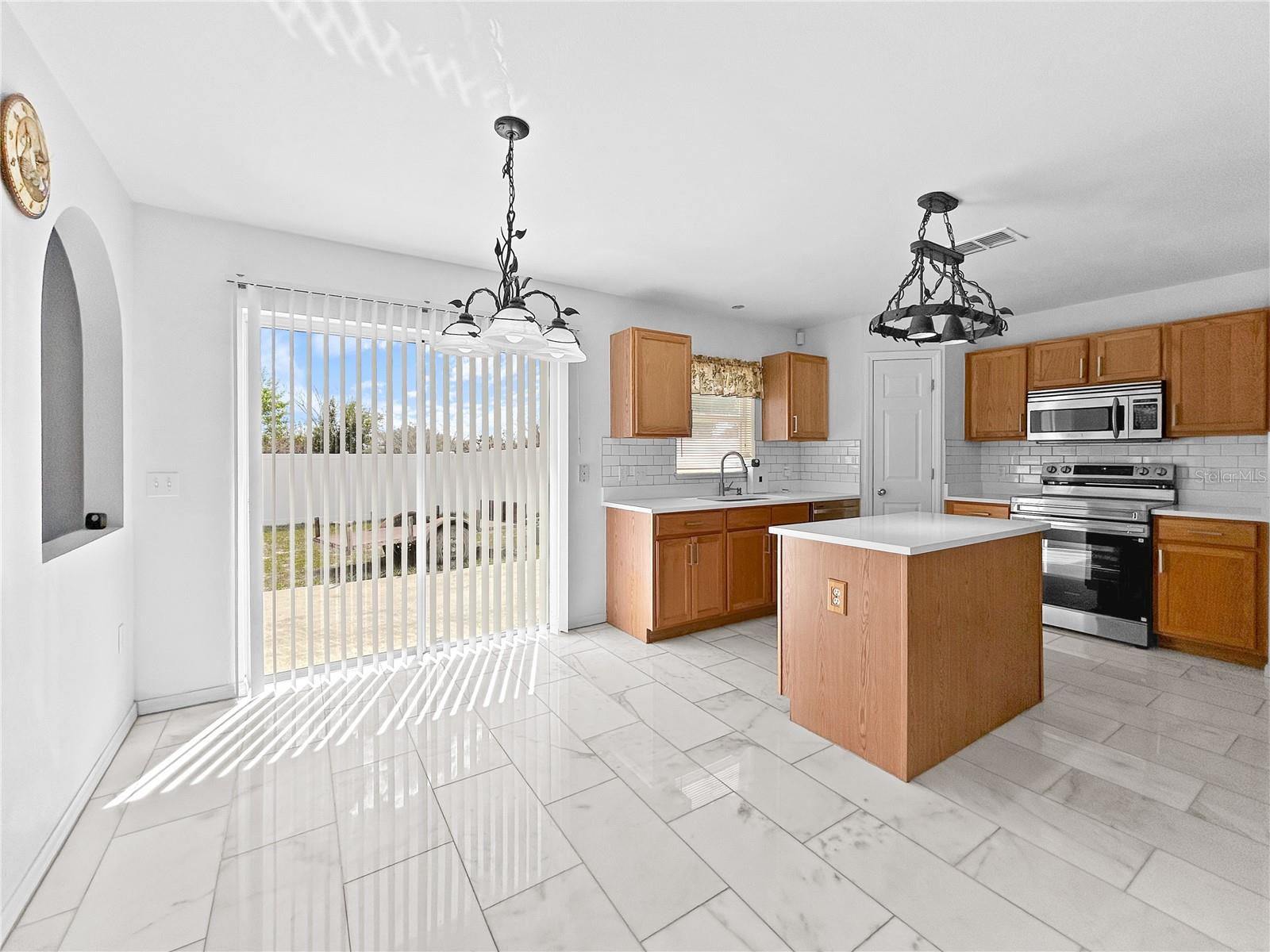 RANDA RIDGE PH 01 - Residential Lease