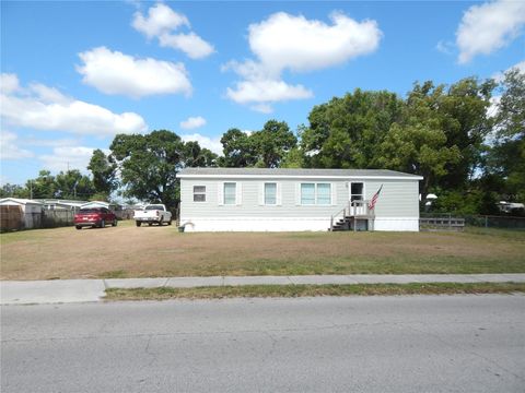 Photo of 900 Columbia Avenue, Saint Cloud, FL 34769 (MLS # S5125269)