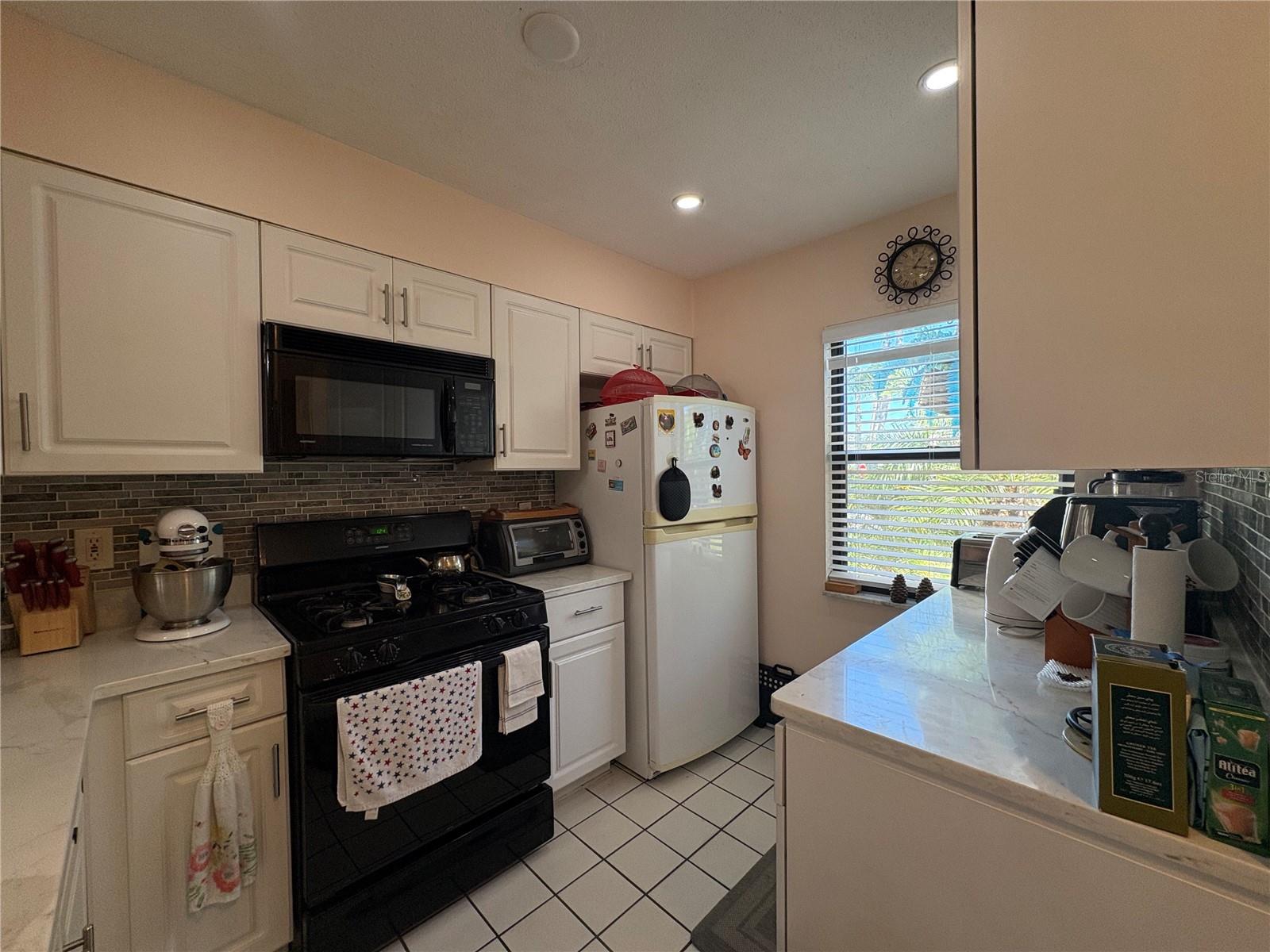 MISSION HILLS CONDO - Residential Lease