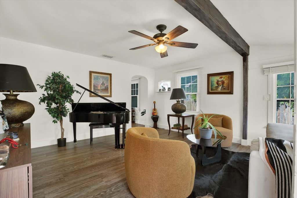 Photo of 3305 10th Avenue N, St Petersburg, FL 33713 (MLS # TB8542440)