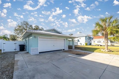 A home in CRYSTAL RIVER