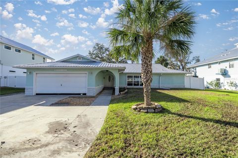 A home in CRYSTAL RIVER