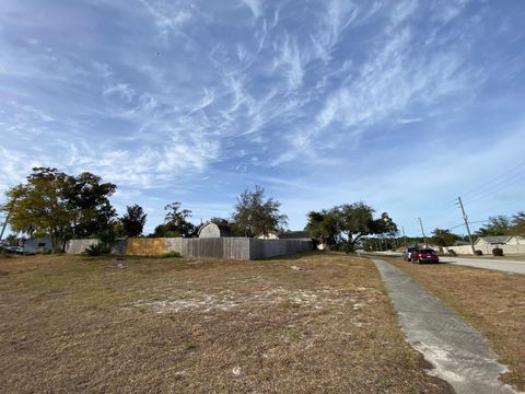 A home in DELTONA