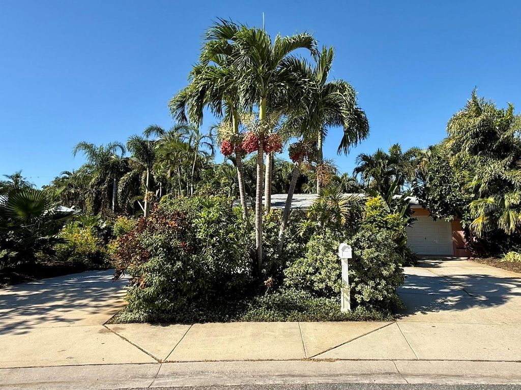 Photo of 5934 115th Lane, Seminole, FL 33772 (MLS # TB8445027)