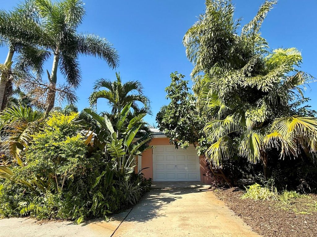 Photo of 5934 115th Lane, Seminole, FL 33772 (MLS # TB8445027)