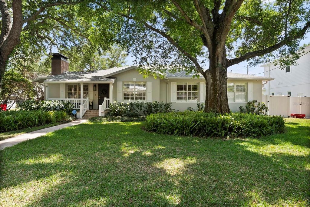 Photo of 4002 W Kensington Avenue, Tampa, FL 33629 (MLS # TB8494125)