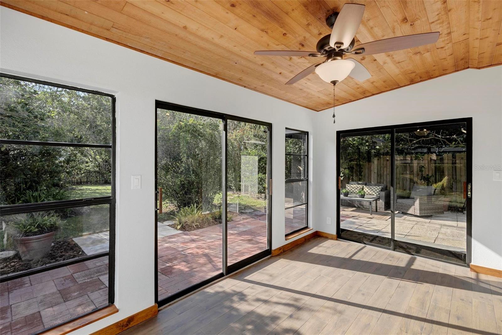 REPLAT PT PLEASANT PARK SUB - Residential Lease
