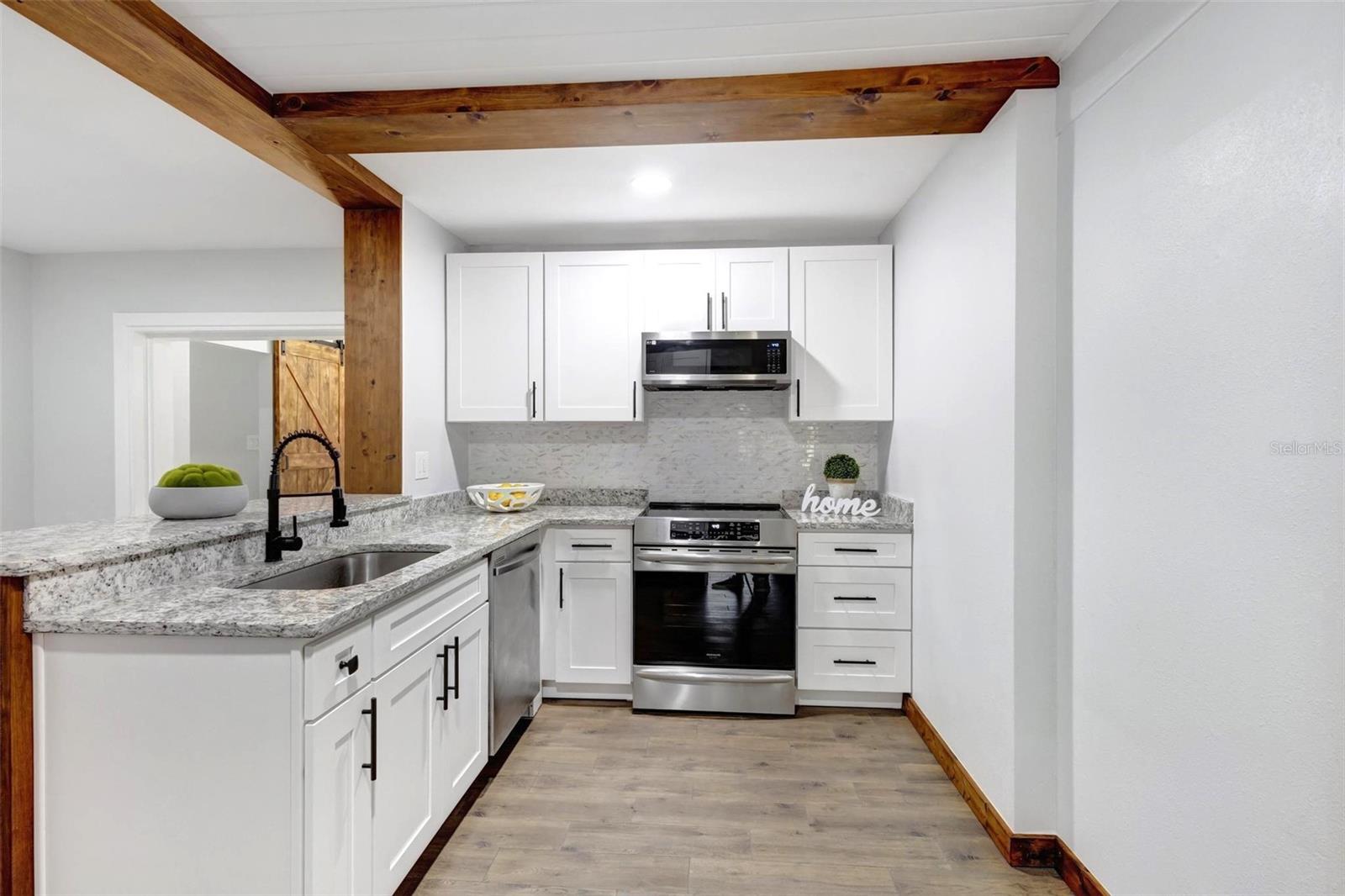 REPLAT PT PLEASANT PARK SUB - Residential Lease