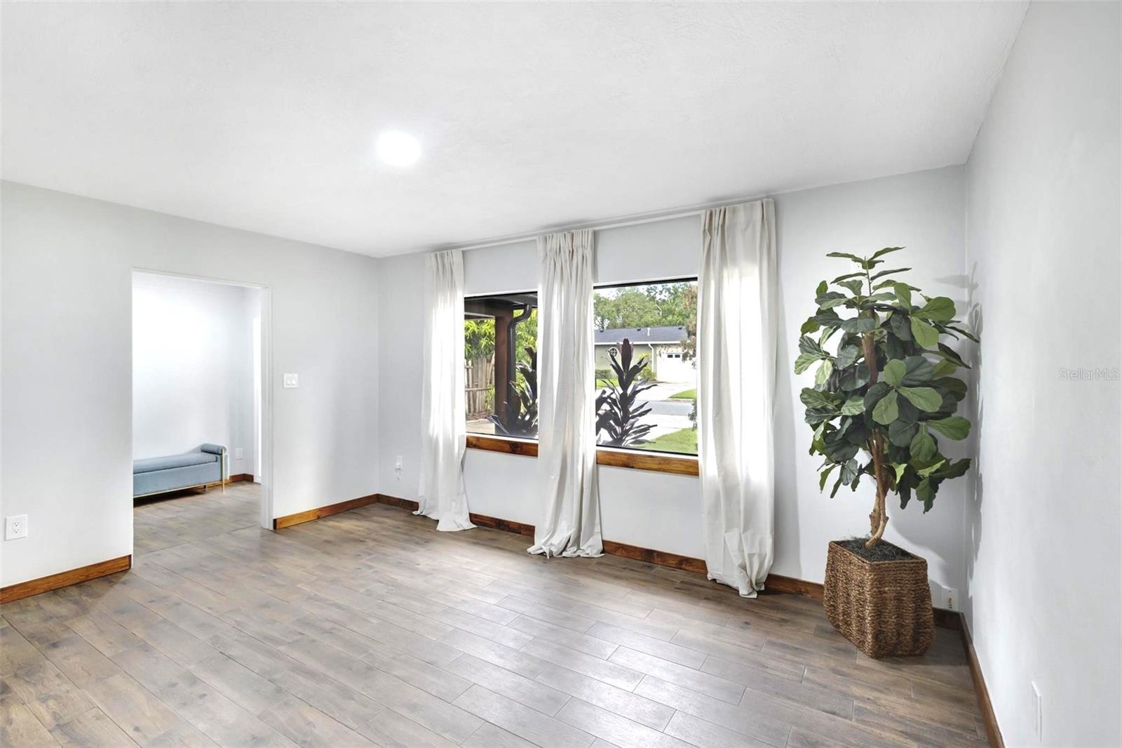 REPLAT PT PLEASANT PARK SUB - Residential Lease