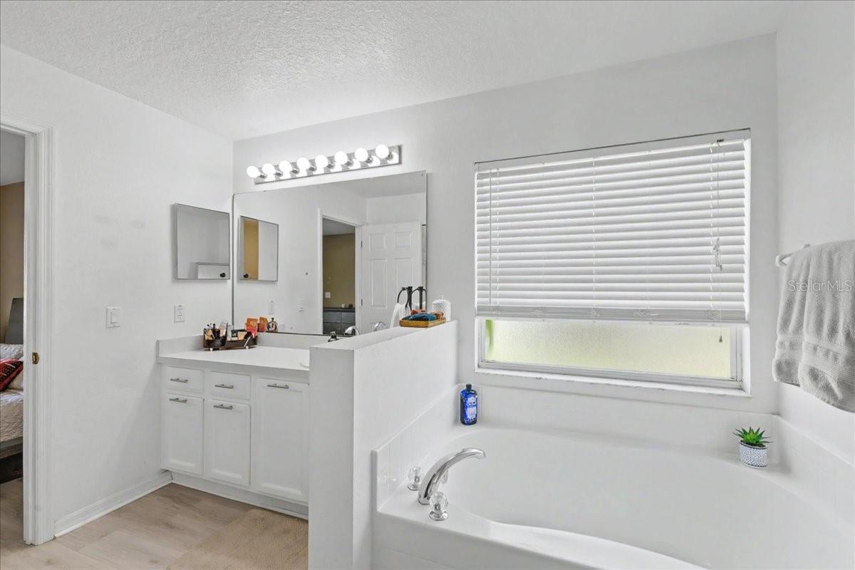 MARINERS GATE PH 01 - Residential