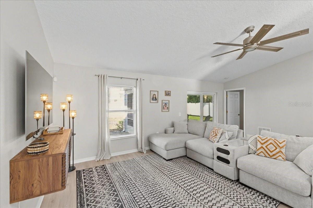 MARINERS GATE PH 01 - Residential