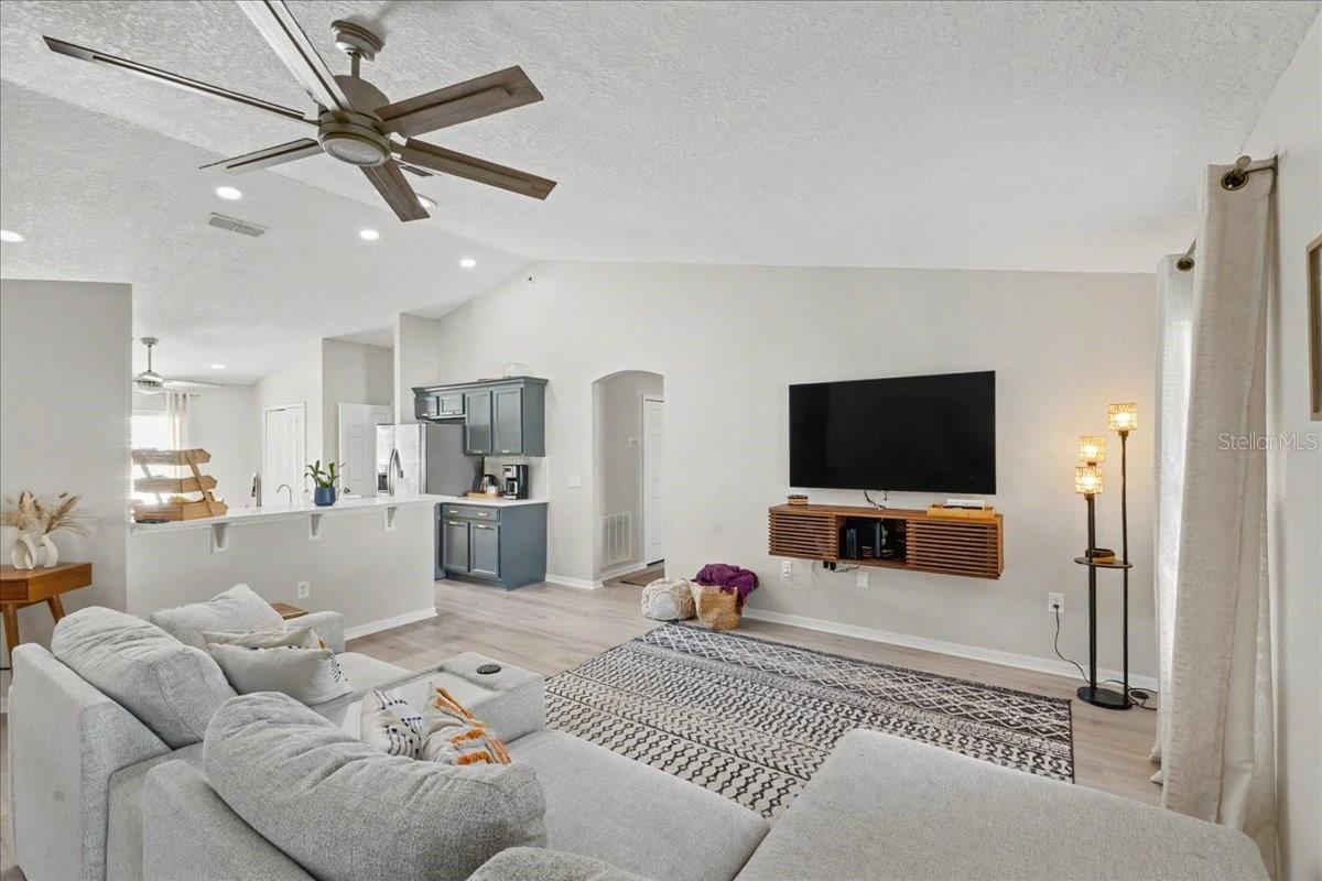 MARINERS GATE PH 01 - Residential