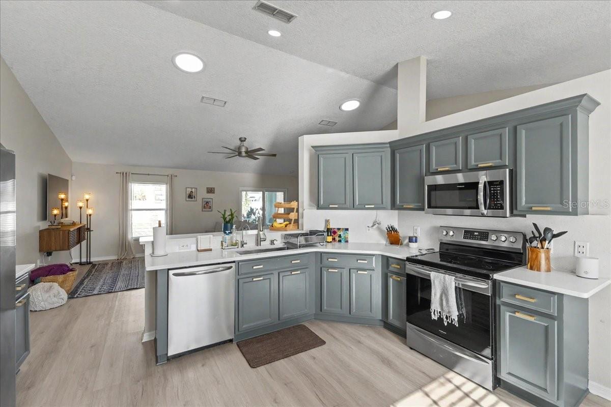 MARINERS GATE PH 01 - Residential