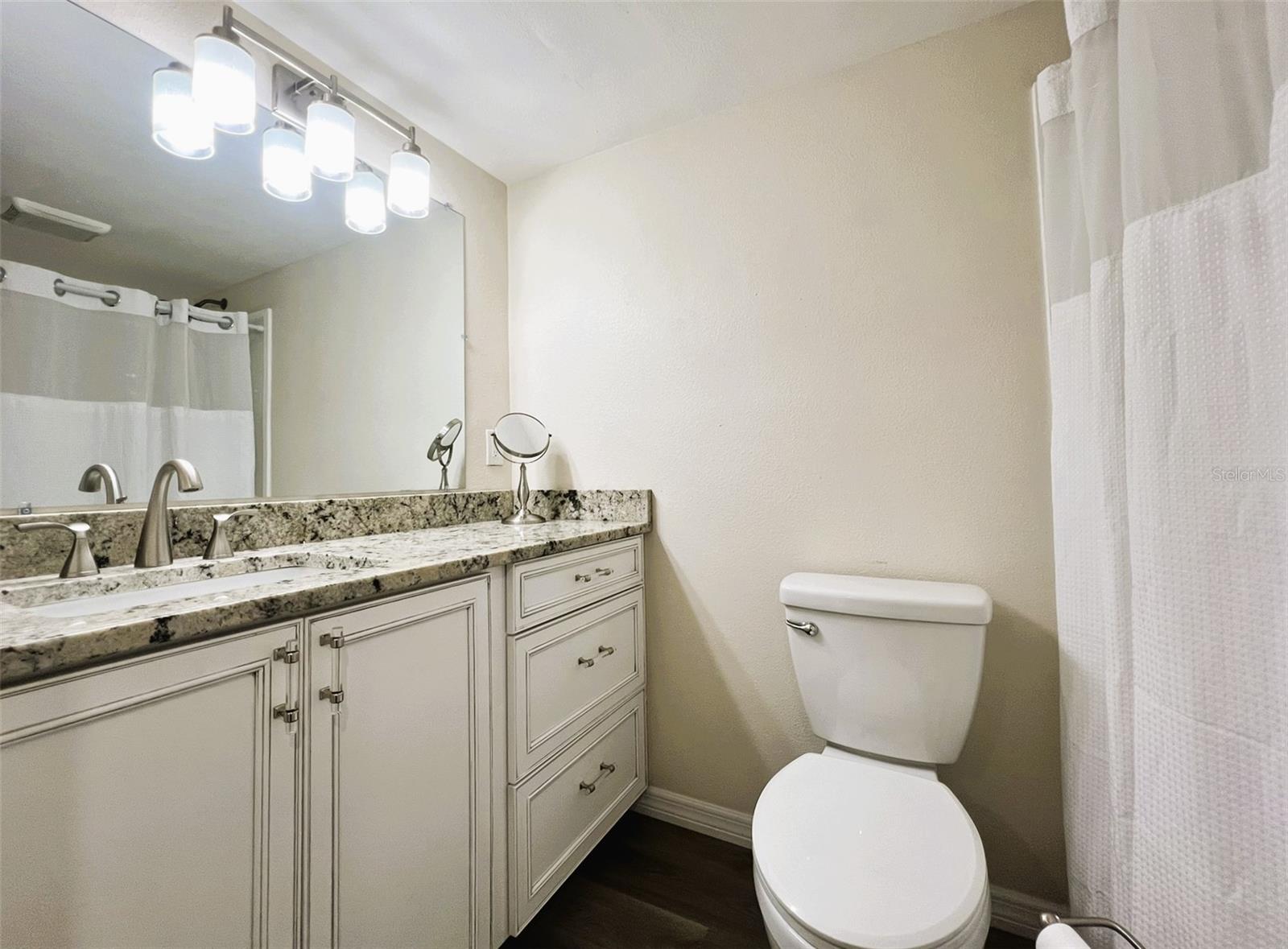 DESOTO SQUARE VILLAS - Residential Lease