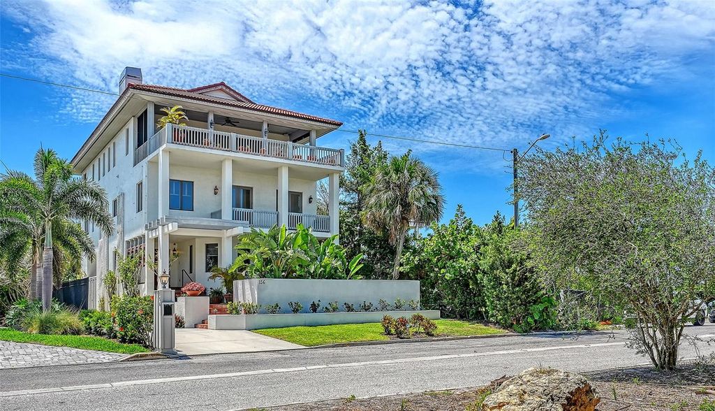 Photo of 156 Emerson Drive, Sarasota, FL 34236 (MLS # A4692362)