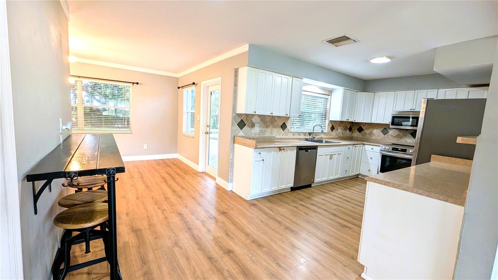 3005 W MARLIN AVENUE