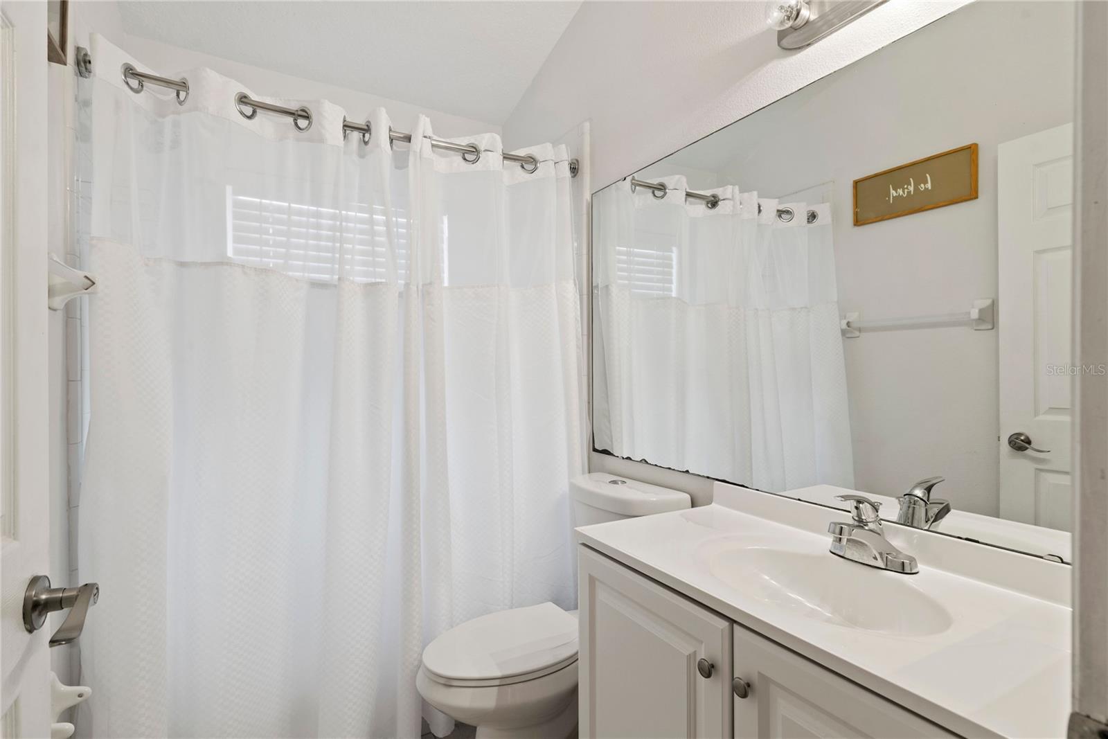 COUNTRY CHASE - Residential