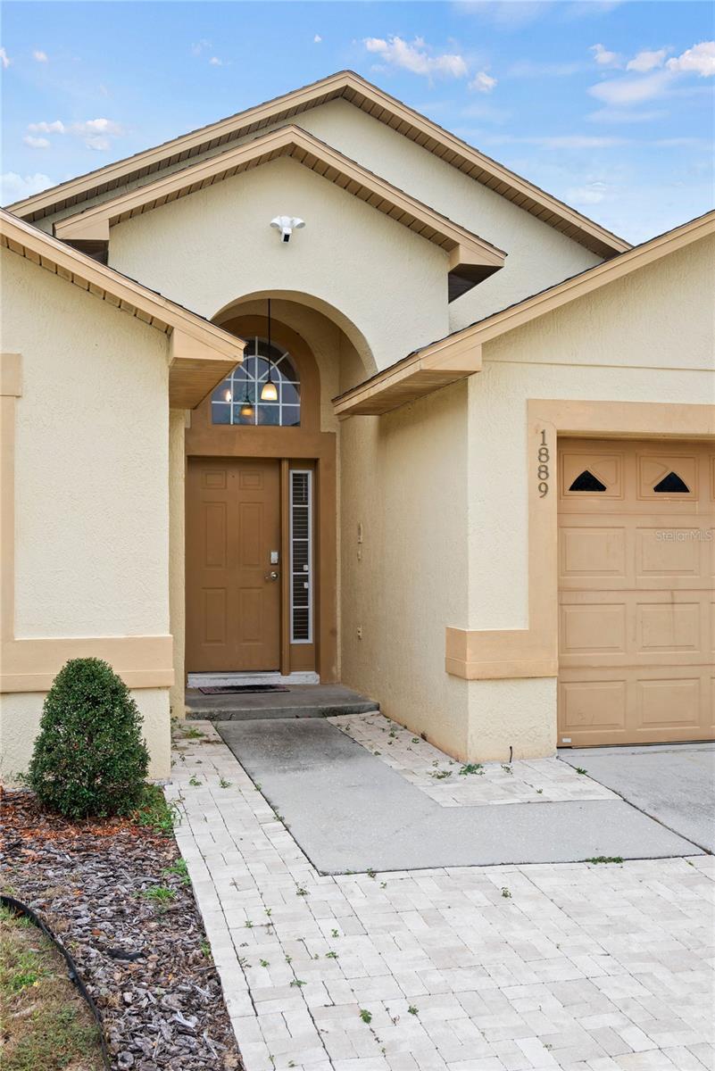 COUNTRY CHASE - Residential