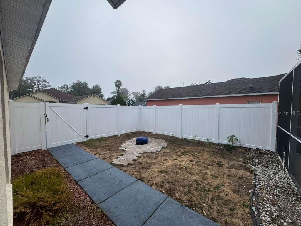 LAKESIDE AT BASS LAKE - Residential Lease