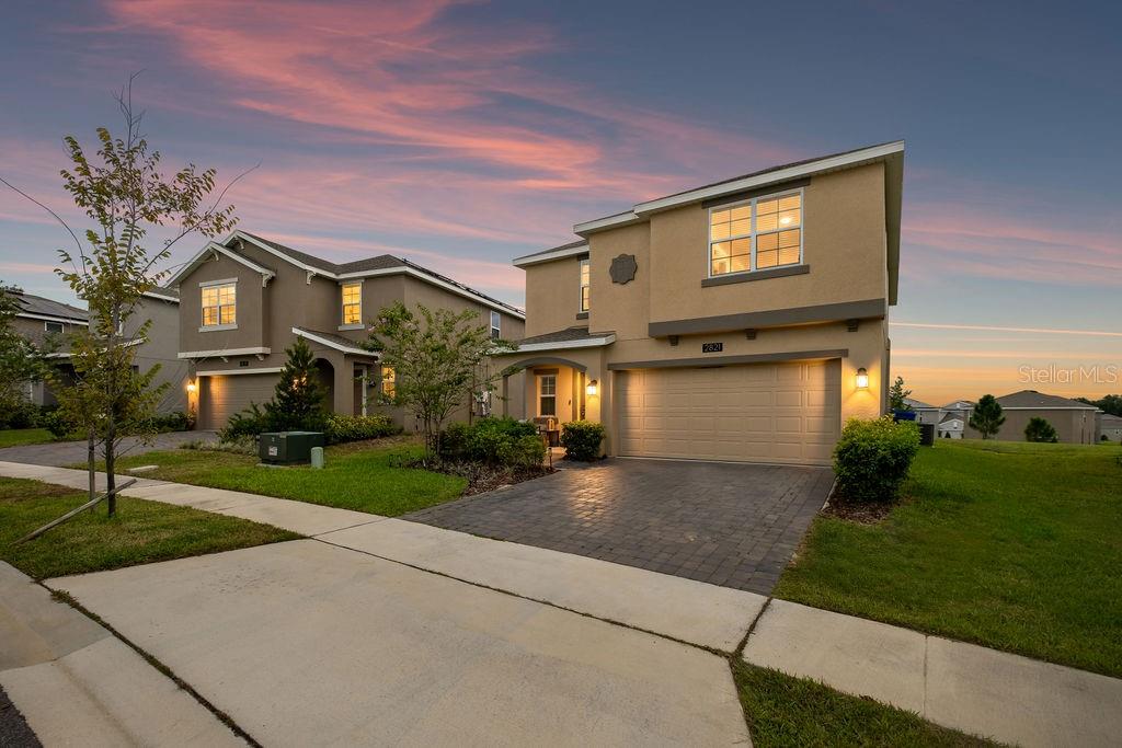 2821 MULLER OAK LOOP