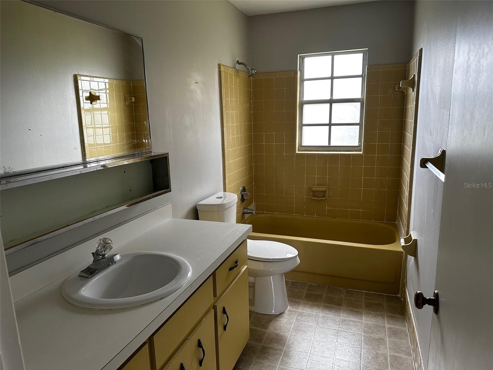 DELTONA LAKES UNIT 29 & 37 REP - Residential Lease