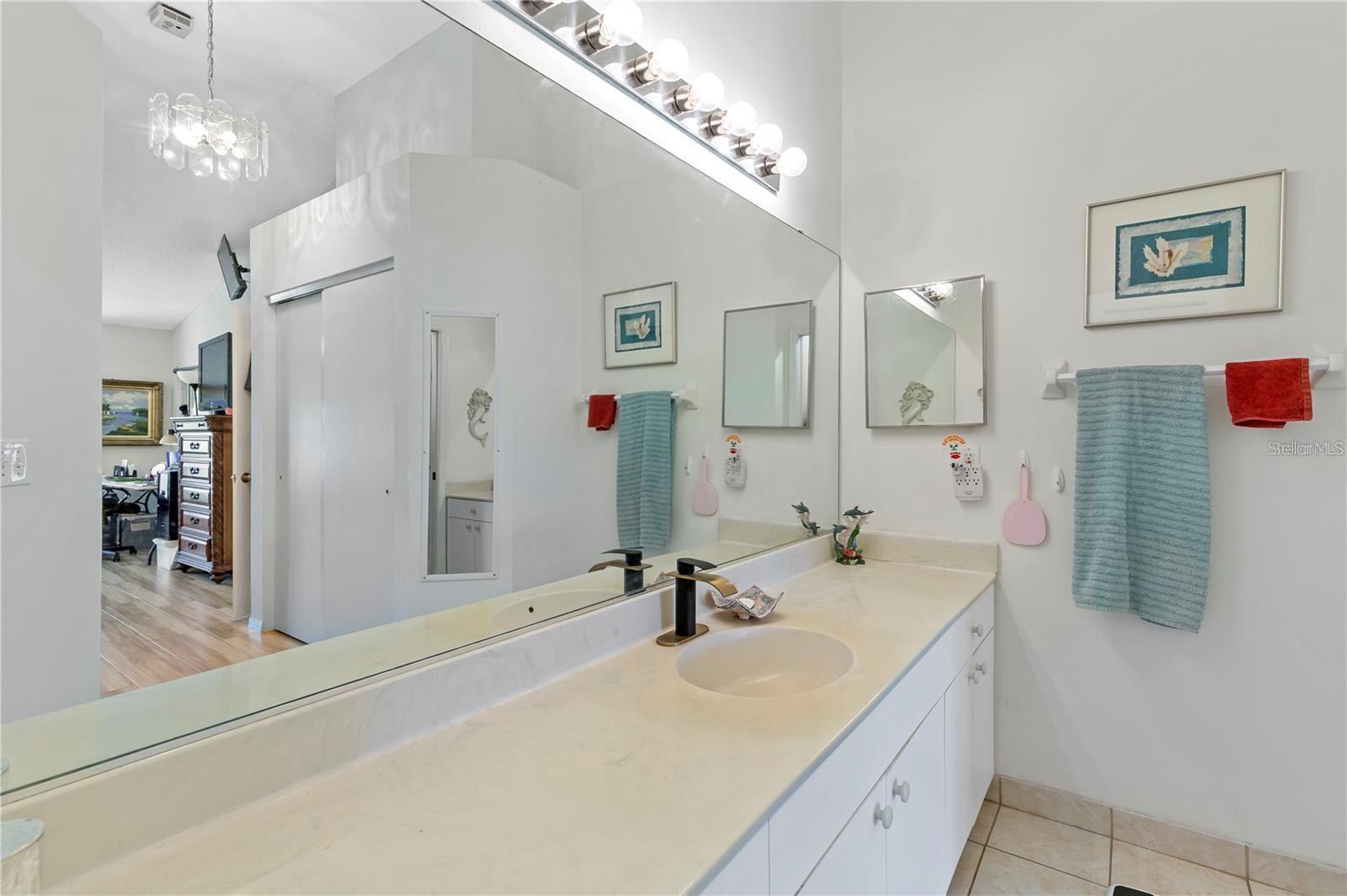 MANCHESTER II CONDO - Residential