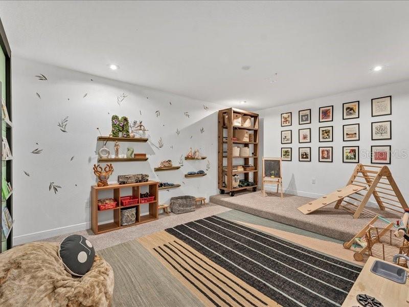 ESTATE/PARKSIDE - Residential