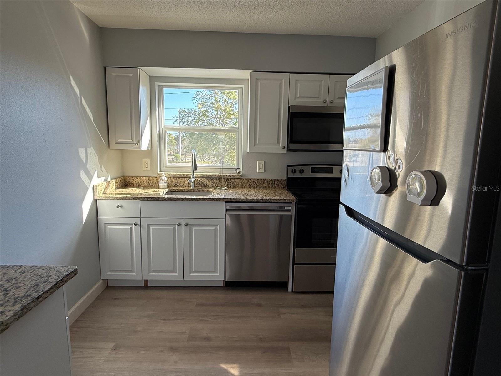 GARDEN APARTMENT - Residential Lease