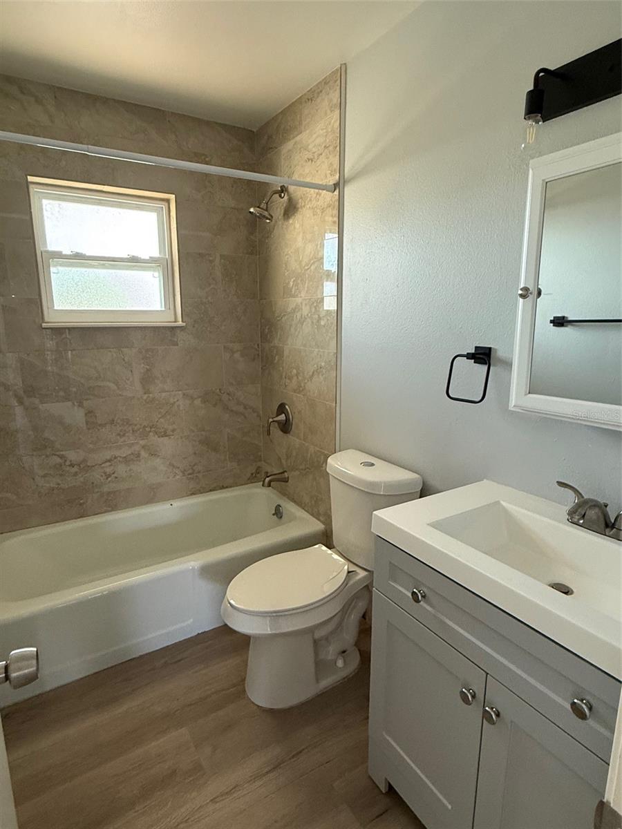 GARDEN APARTMENT - Residential Lease