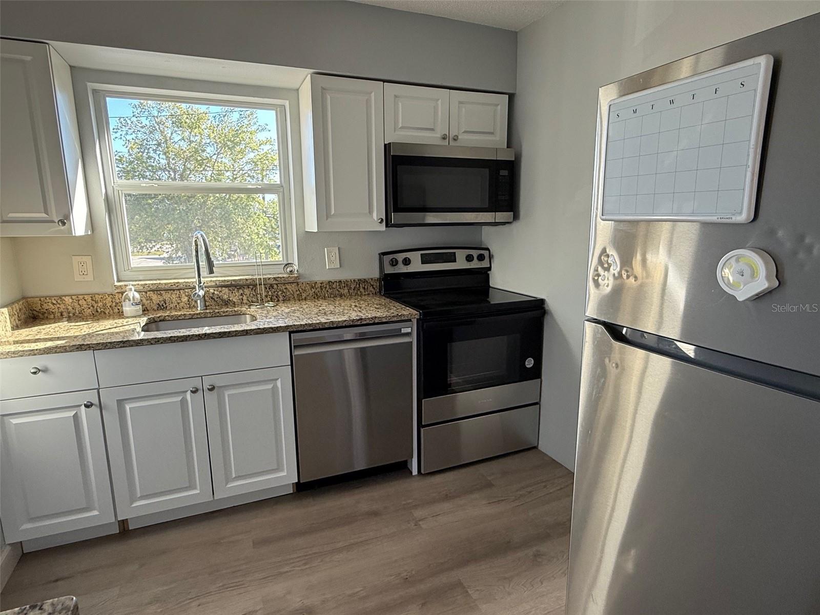 GARDEN APARTMENT - Residential Lease