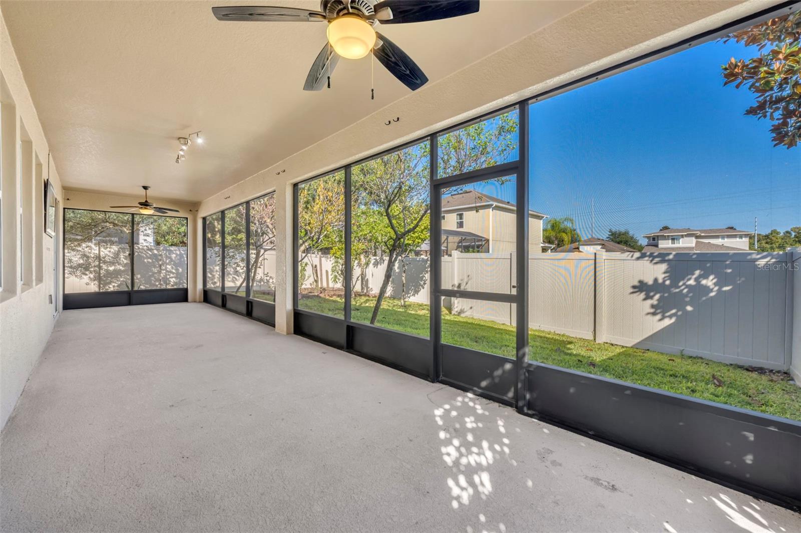 ENCLAVE AT ALOMA - Residential