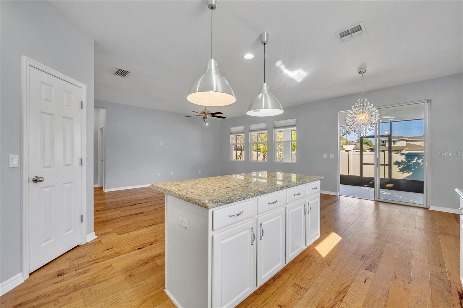 ENCLAVE AT ALOMA - Residential