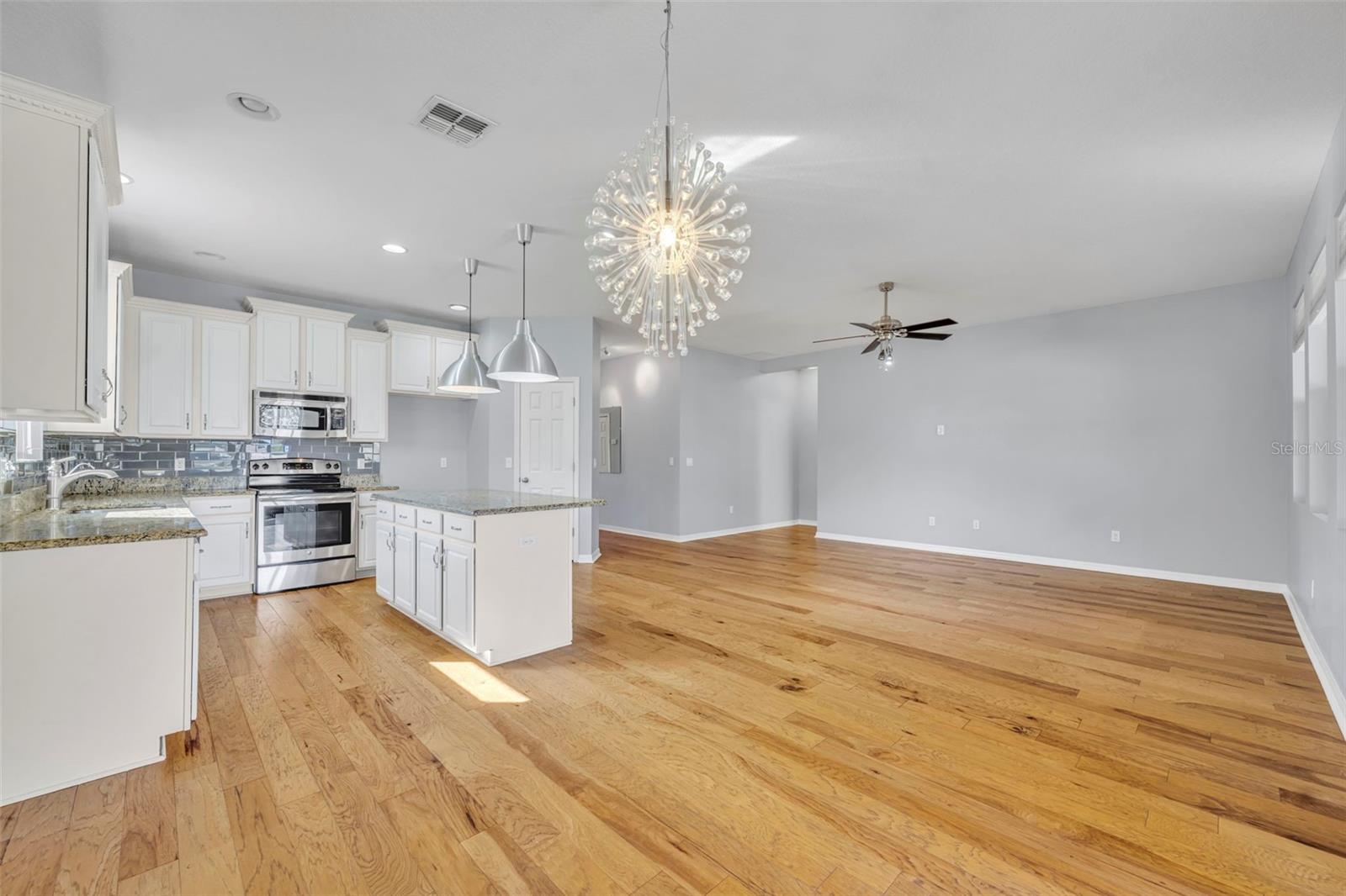 ENCLAVE AT ALOMA - Residential